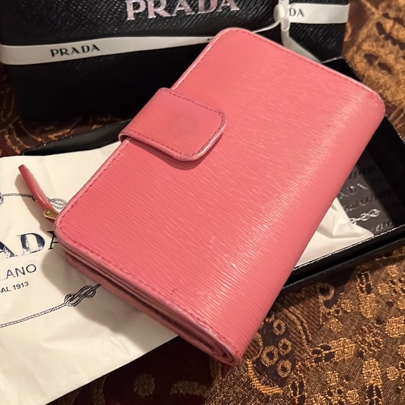 Authentic Prada wallet - Picture 6 of 12